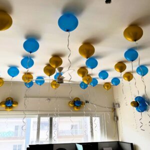 Surprise balloon decoration