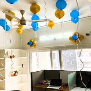 Surprise balloon decoration