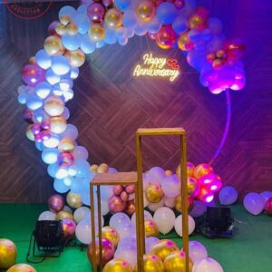 Gold ,rose-gold and white balloon ring decor