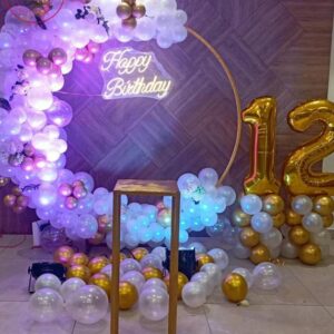 WHITE AND GOLD ELEGANT BALLOON THEME DECOR