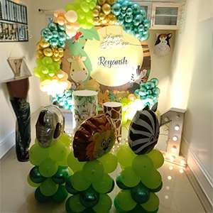 Jungle Safari Ring Birthday Decor Setup