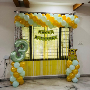 Yellow and Green Jungle Birthday Decoration Kit with Giraffe Foil Balloon