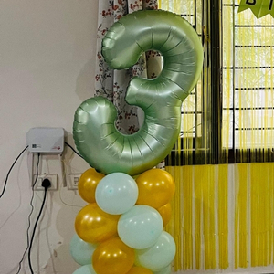 Yellow and Green Jungle Birthday Decoration Kit with Giraffe Foil Balloon