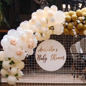 Elegant White and Gold Grid Backdrop Balloon Garland Kit